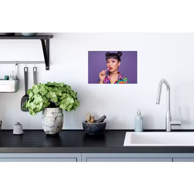 Muursticker - Vrouw - Portret - Make-up - Paars - Levendig — 2