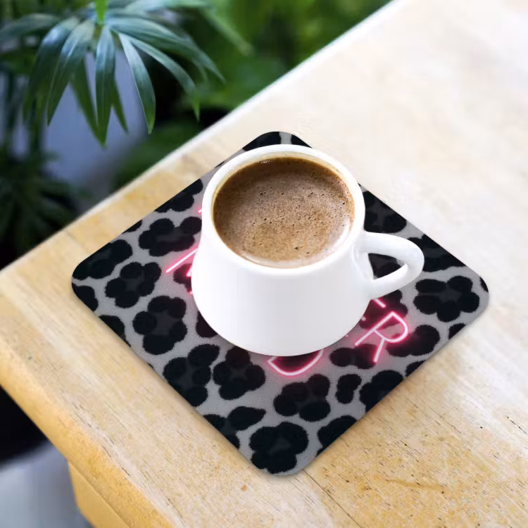 Onderzetter​ - Panterprint - Zwart - Neonletters - Roze — 2