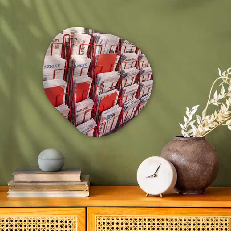 Organisch schilderij - Forex - Kranten - Rek - Stedelijk - Dagelijks leven - Rood — 2