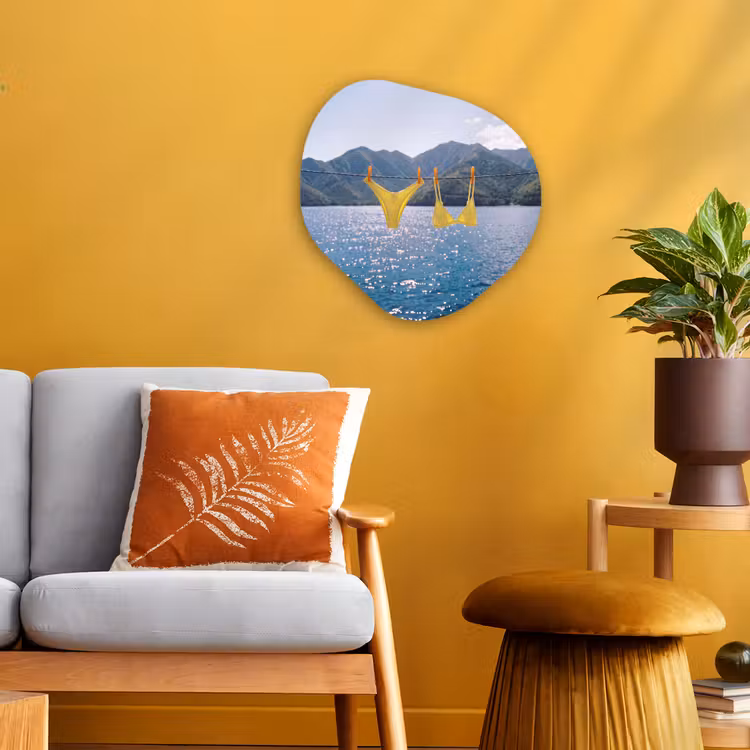 Organisch schilderij - Forex - Badmode - Bikini - Zee - Bergen - Geel — 3
