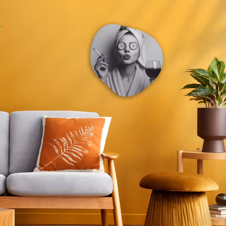 Organisch schilderij - Forex - Vrouw - Masker - Wijn - Sigaret — 3
