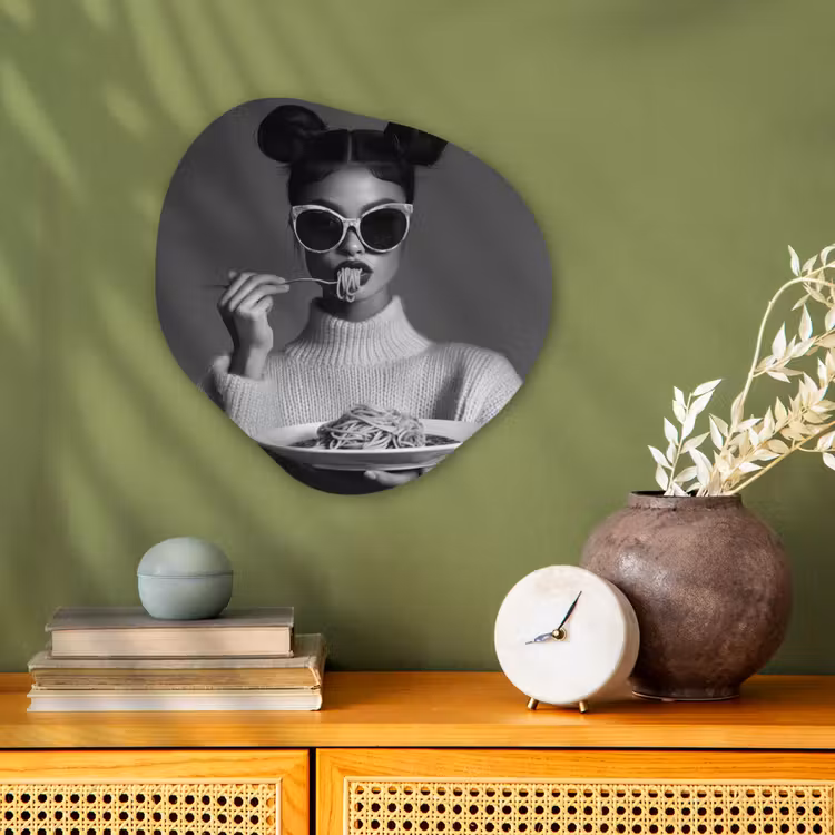 Organisch schilderij - Forex - Vrouw - Pasta - Zonnebril — 2