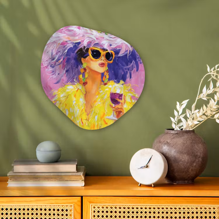 Organisch schilderij - Forex - Zonnebril - Vrouw - Jas - Veren — 2