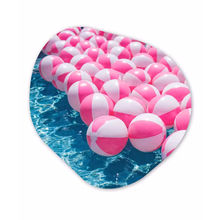 Organisch schilderij - Forex - Strandballen - Roze - Water — 1