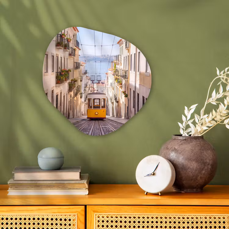 Organisch schilderij - Forex - Tram - Straat - Stad - Architectuur - Geel — 2