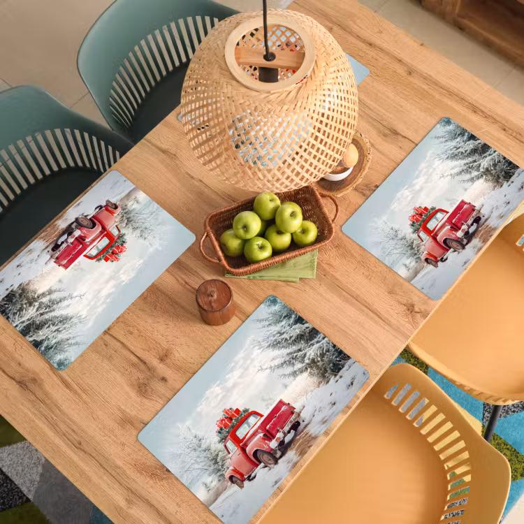 Placemat - 6 stuks - Auto - Rood - Cadeaus - Winter - Sneeuw - Kerst — 6