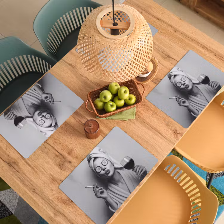 Placemat - 6 stuks - Vrouw - Masker - Wijn - Sigaret — 6
