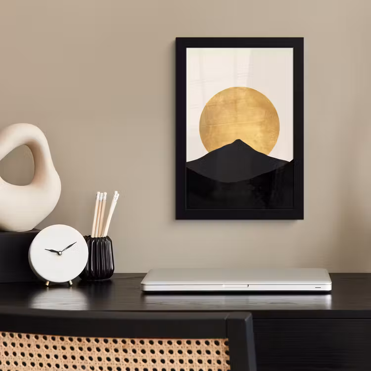 Poster met lijst - Bergsilhouetten - Gouden cirkel - Beige — 3
