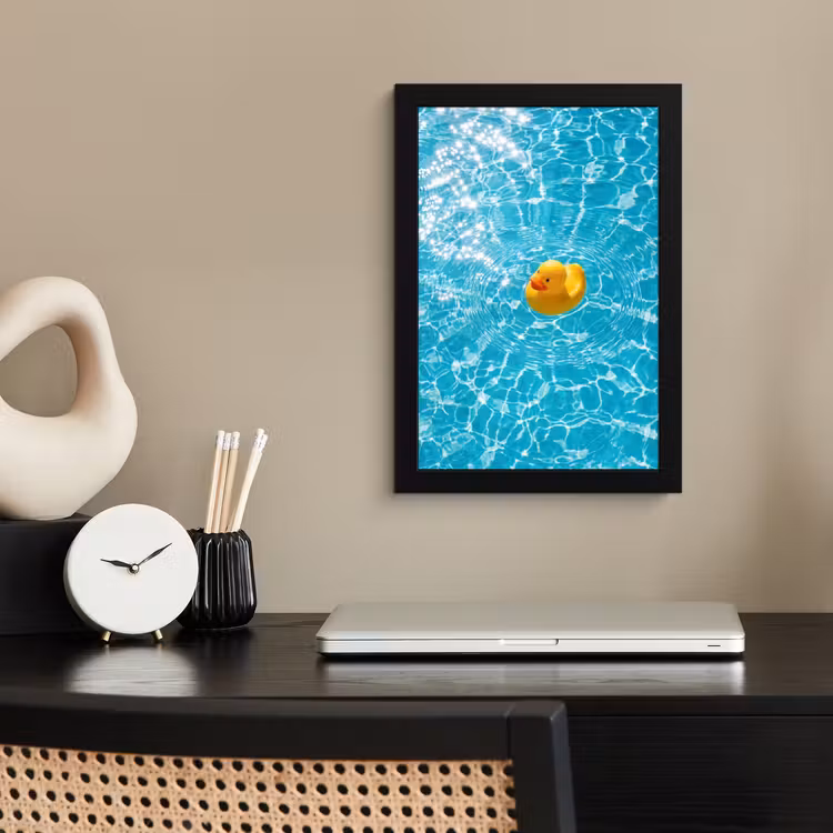Poster met lijst - Badeend - Dobberen - Blauw — 3