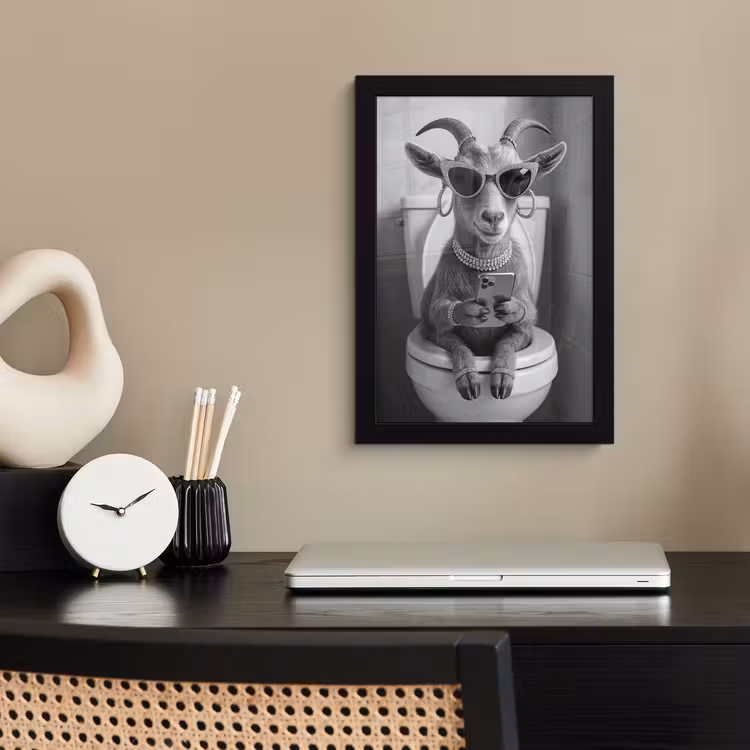 Poster met lijst - Geit - Telefoon - Toilet - Zwart - Wit — 3