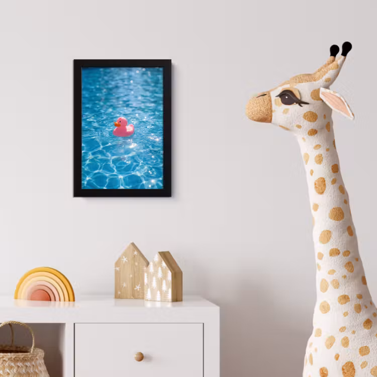 Poster met lijst - Badeend - Dobberend - Roze — 5