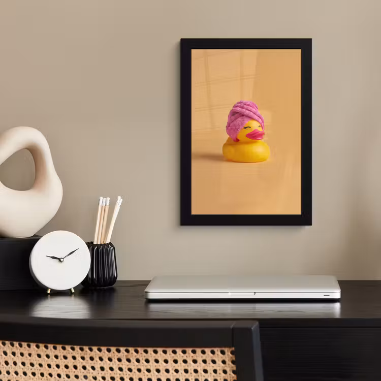 Poster met lijst - Badeend - Handdoek - Kleurrijk — 3
