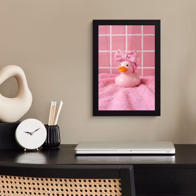 Poster met lijst - Badeend -Strik - Roze — 3
