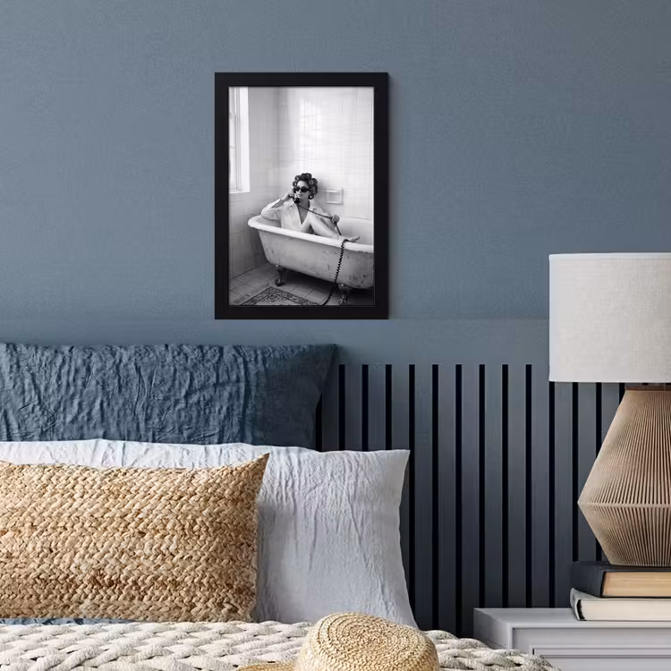Poster met lijst - Bad - Vrouw - Zwart - Wit — 4