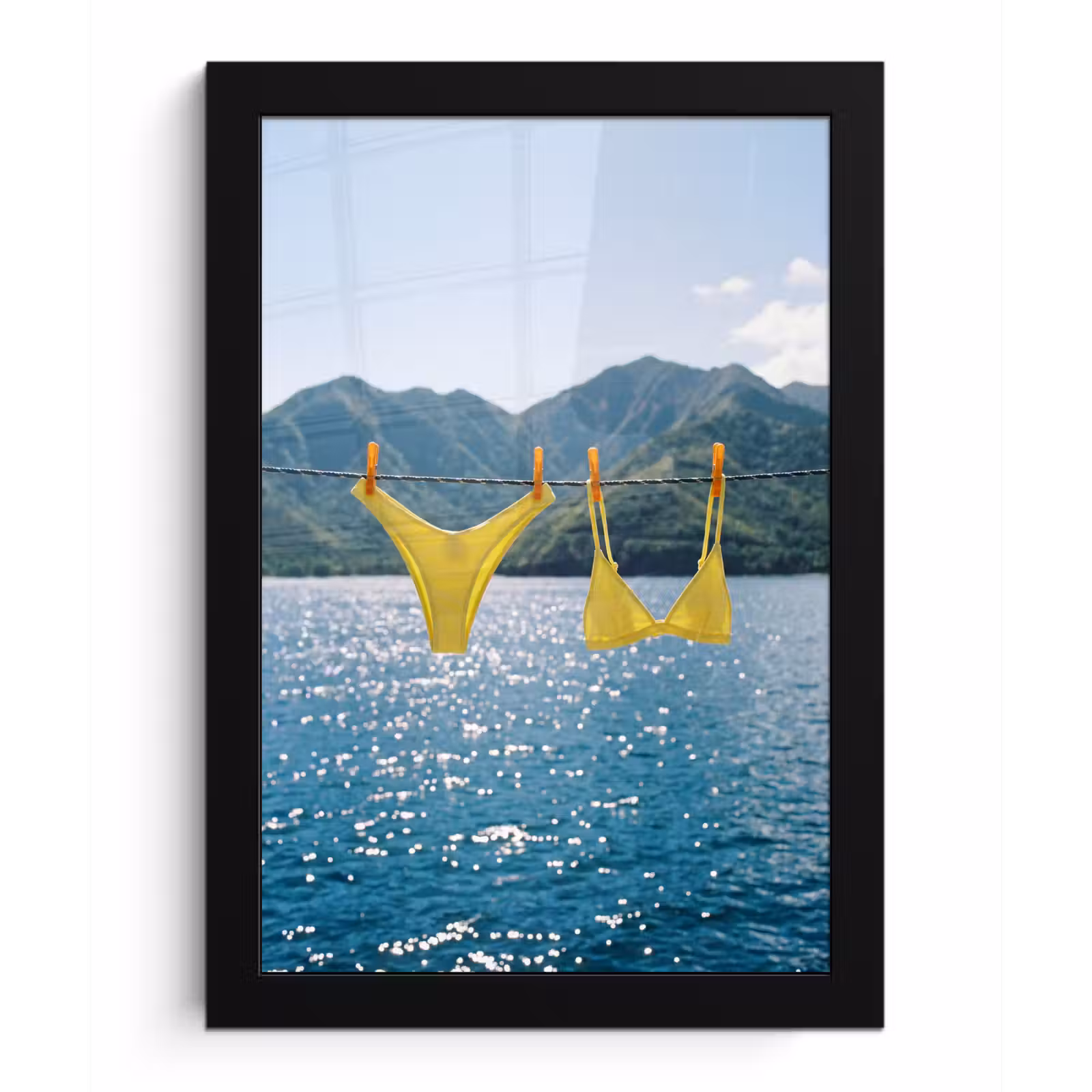 Poster met lijst - Badmode - Bikini - Zee - Bergen - Geel — 1