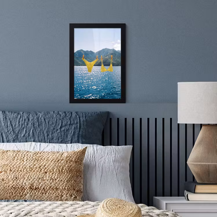 Poster met lijst - Badmode - Bikini - Zee - Bergen - Geel — 4