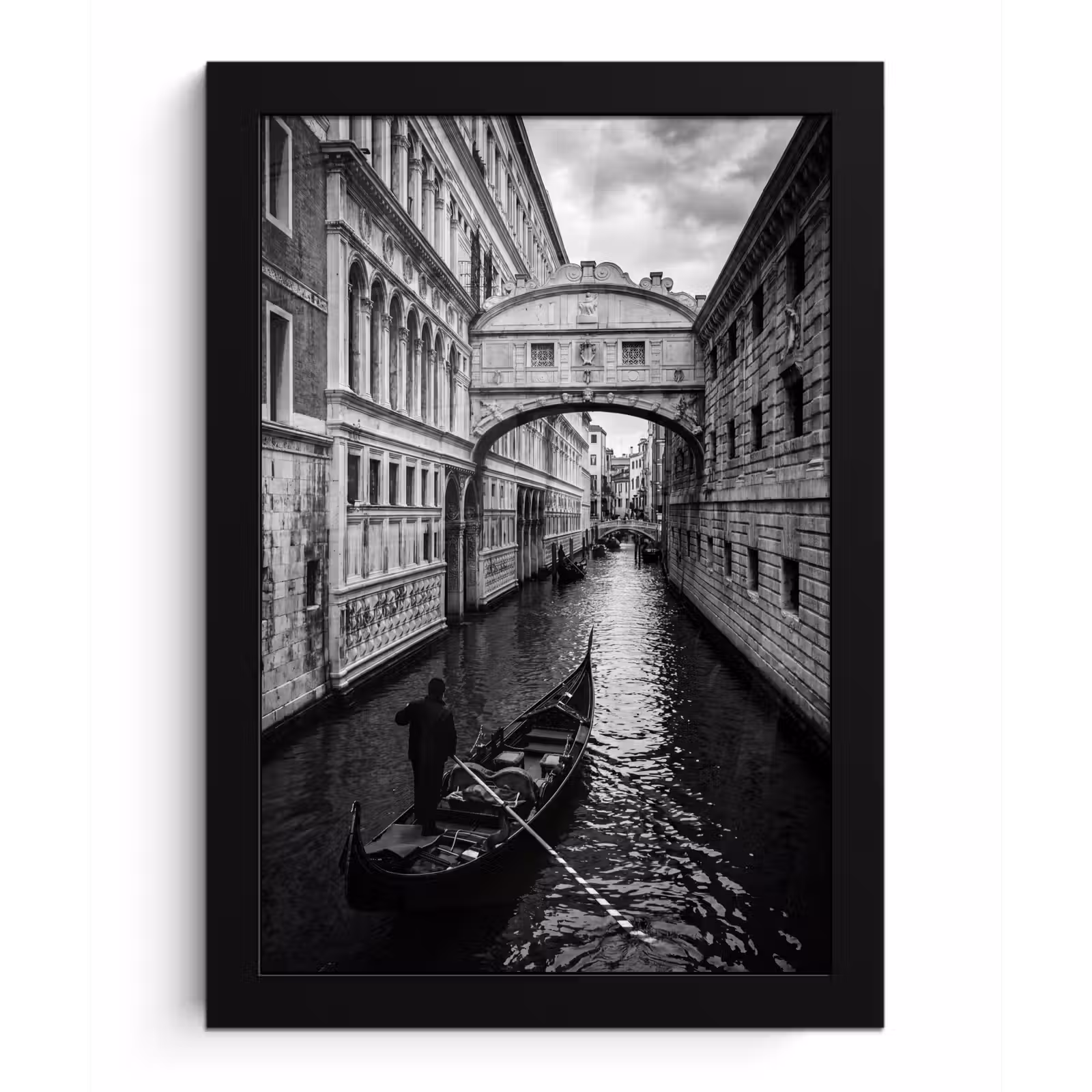 Poster met lijst - Boot - Waterweg - Stad - Zwart-wit - Architectuur — 1