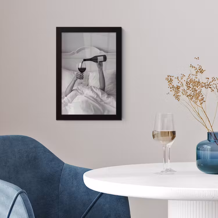 Poster met lijst - Lakens - Armen - Wijn - Glas — 2