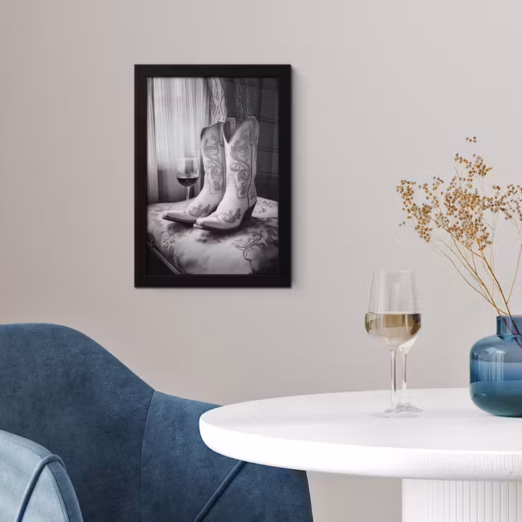 Poster met lijst - Wijn - Cowboylaarzen - Raamlicht - Wit — 2
