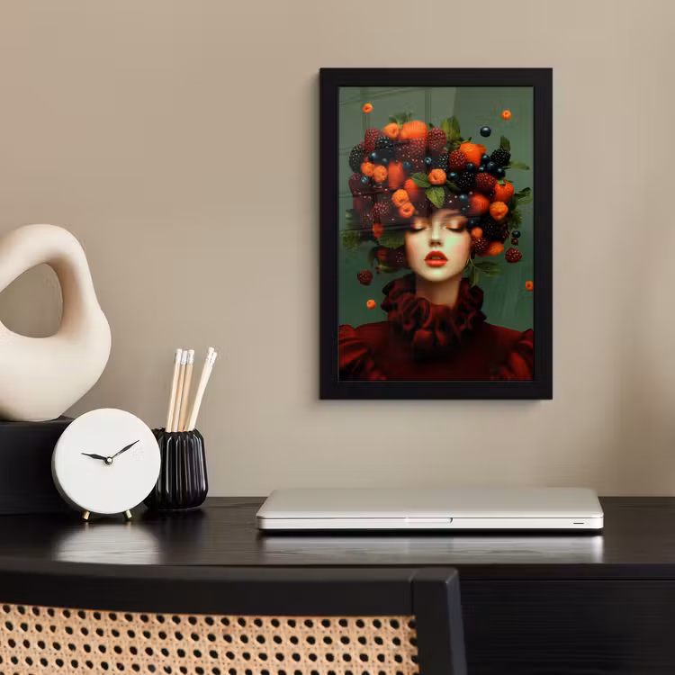 Poster met lijst - Vrouw - Aardbeien - Frambozen - Bramen - Bessen — 3