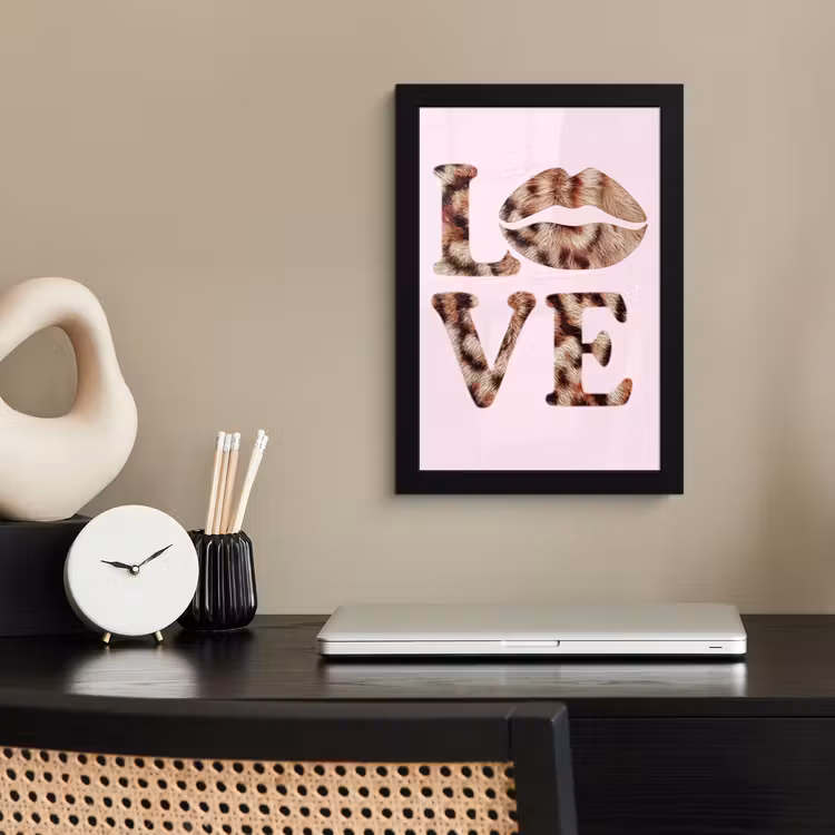 Poster met lijst - Tekst - Love - Pantervacht - Lichtroze — 3