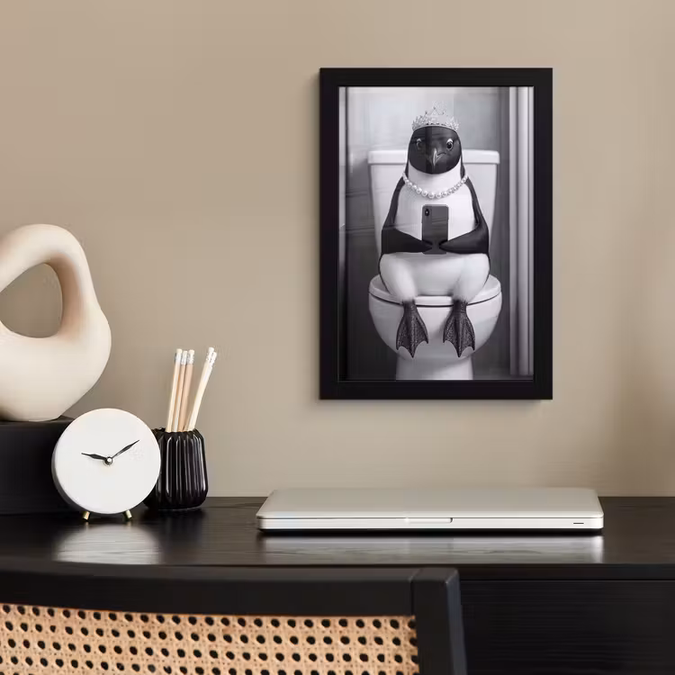 Poster met lijst - Pinguïn - Telefoon - Toilet - Zwart - Wit — 3