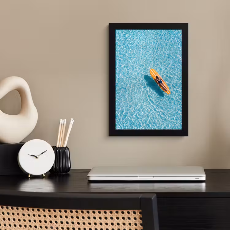 Poster met lijst - Surfboard - Water - Badpak - Oranje — 3
