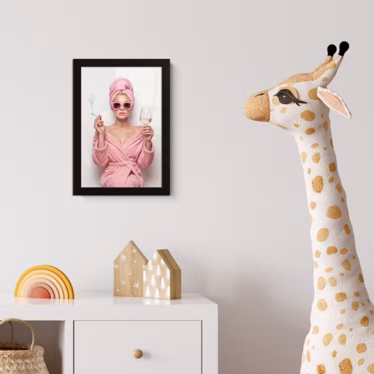 Poster met lijst - Vrouw - Roze - Wijn - Zonnebril — 5