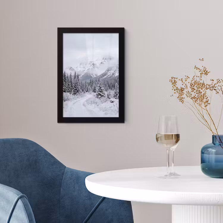 Poster met lijst - Weg - Bergen - Sneeuw - Naaldbos - Avontuurlijk — 2