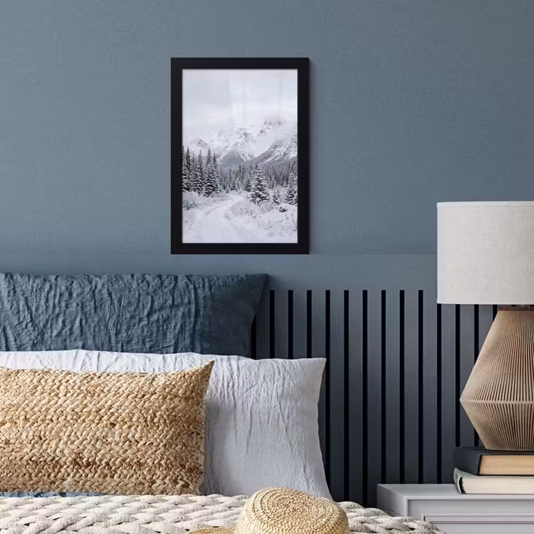 Poster met lijst - Weg - Bergen - Sneeuw - Naaldbos - Avontuurlijk — 4