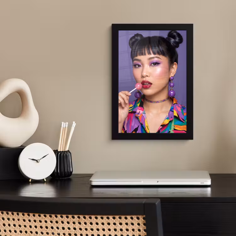 Poster met lijst - Vrouw - Portret - Make-up - Paars - Levendig — 3
