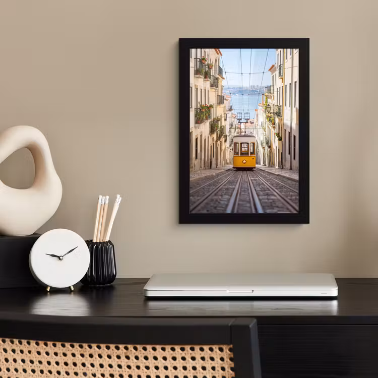 Poster met lijst - Tram - Straat - Stad - Architectuur - Geel — 3