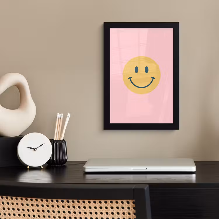 Poster met lijst - Smiley - Geel - Roze - Symbool - Minimalistisch — 3