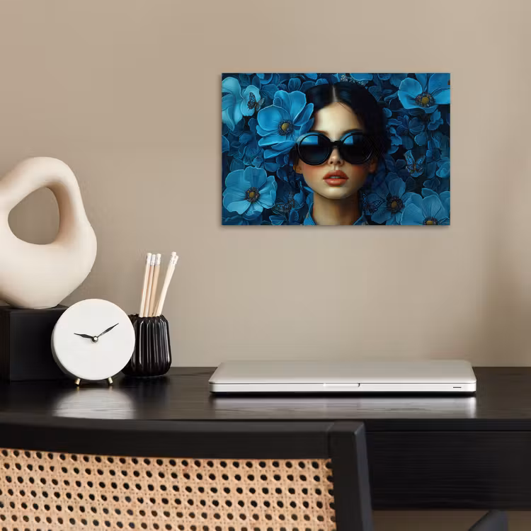 Poster - Vrouw - Bloemen - Blauw - Aesthetic - Luxe — 2