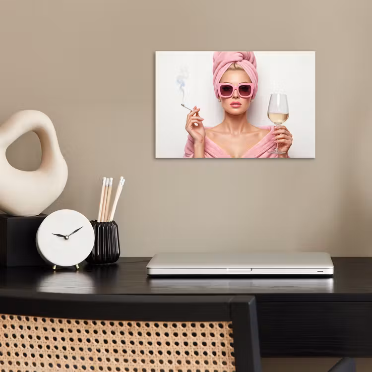 Poster - Vrouw - Roze - Wijn - Zonnebril — 2