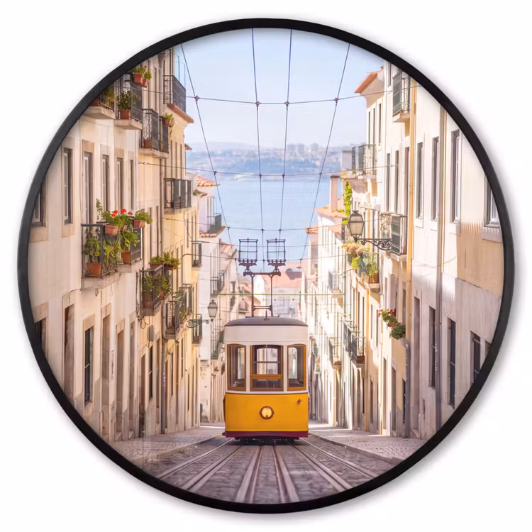 Ronde fotolijst - Tram - Straat - Stad - Architectuur - Geel — 1