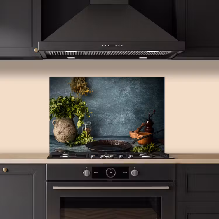 Spatscherm keuken - Kruiden - Specerijen - Pan - Mes - Grijs - Rustiek — 2