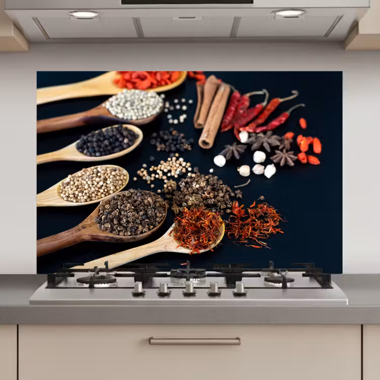 Spatscherm keuken - Specerijen Symfonie — 1