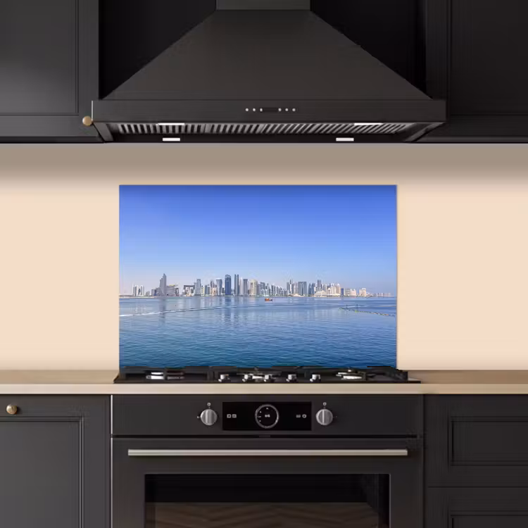Spatscherm keuken - Skyline - Blauw - Zee - Gebouwen - Stad — 2