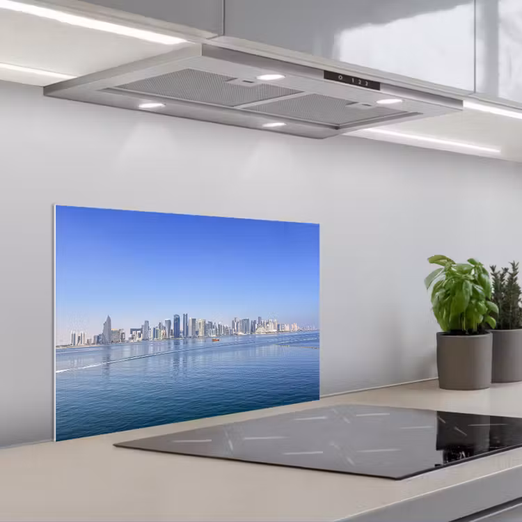 Spatscherm keuken - Skyline - Blauw - Zee - Gebouwen - Stad — 5