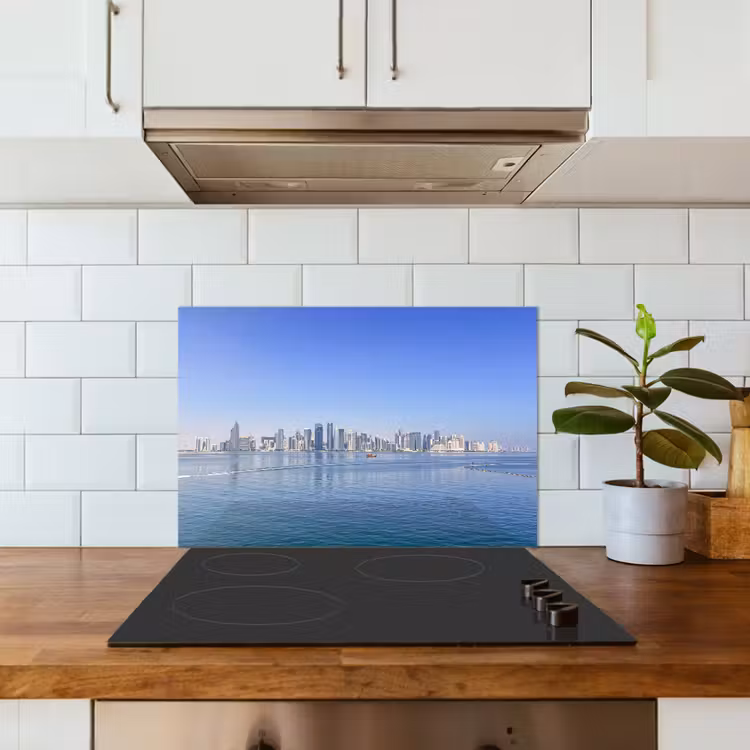 Spatscherm keuken - Skyline - Blauw - Zee - Gebouwen - Stad — 6