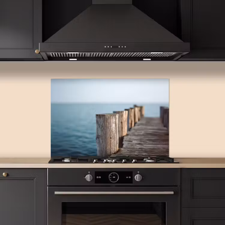 Spatscherm keuken - Houten steiger - Helderblauwe lucht — 2