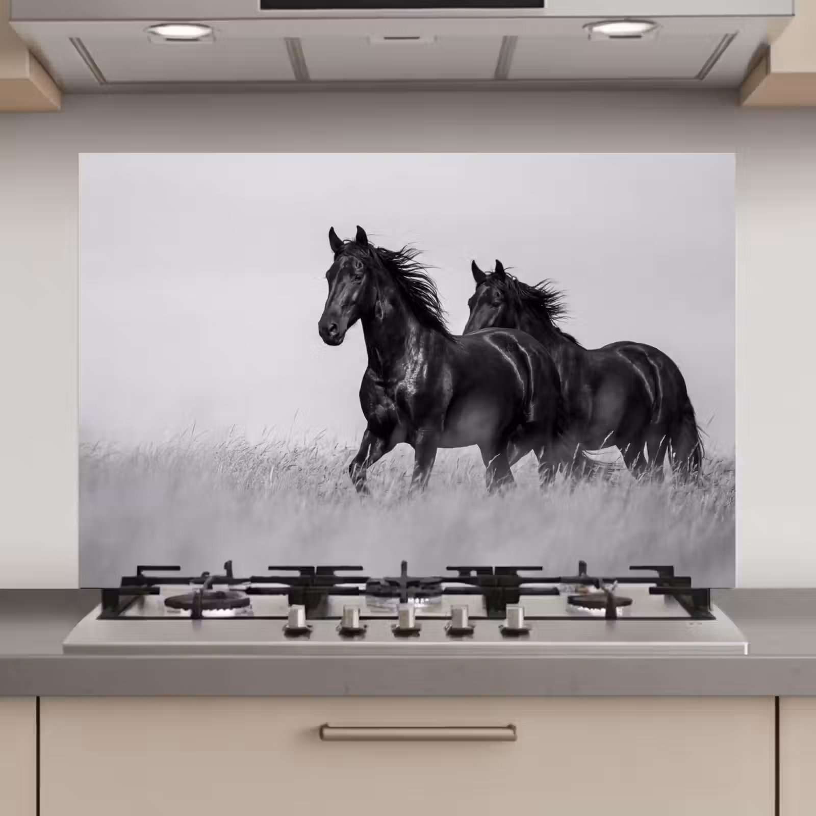 Spatscherm keuken - Paarden - Gras - Zwart - Wit — 1