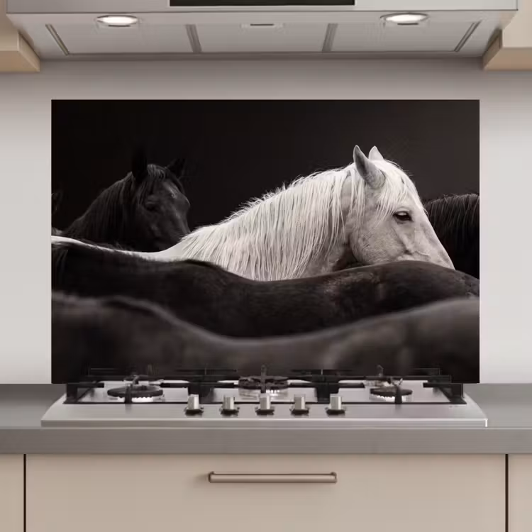 Spatscherm keuken - Paarden - Zwart - Wit - Kudde — 1