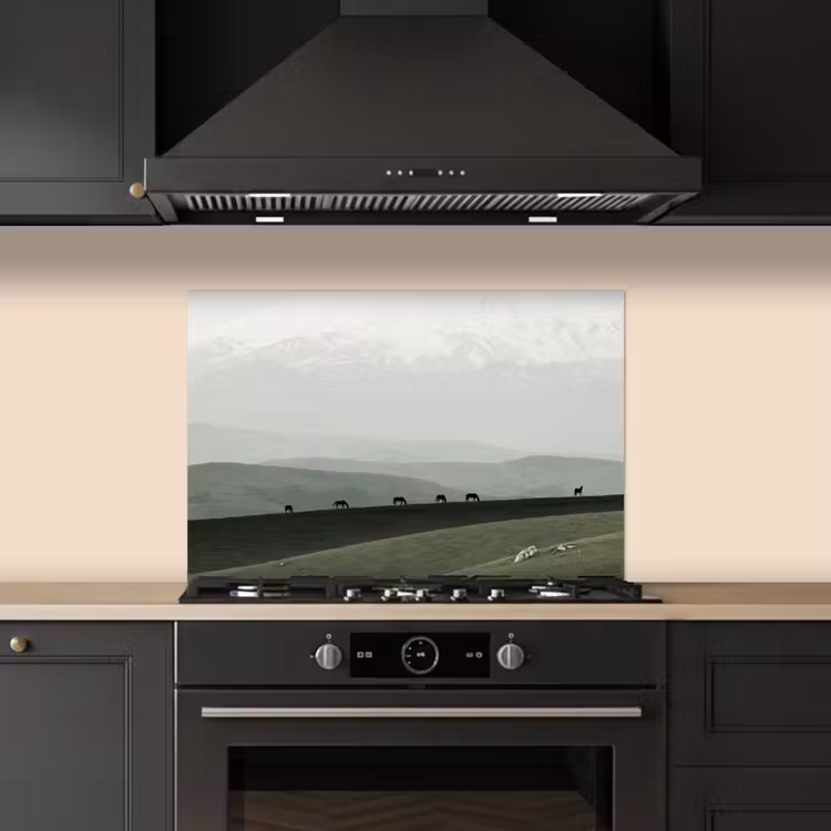 Spatscherm keuken - Grijs - Berg - Paarden — 2