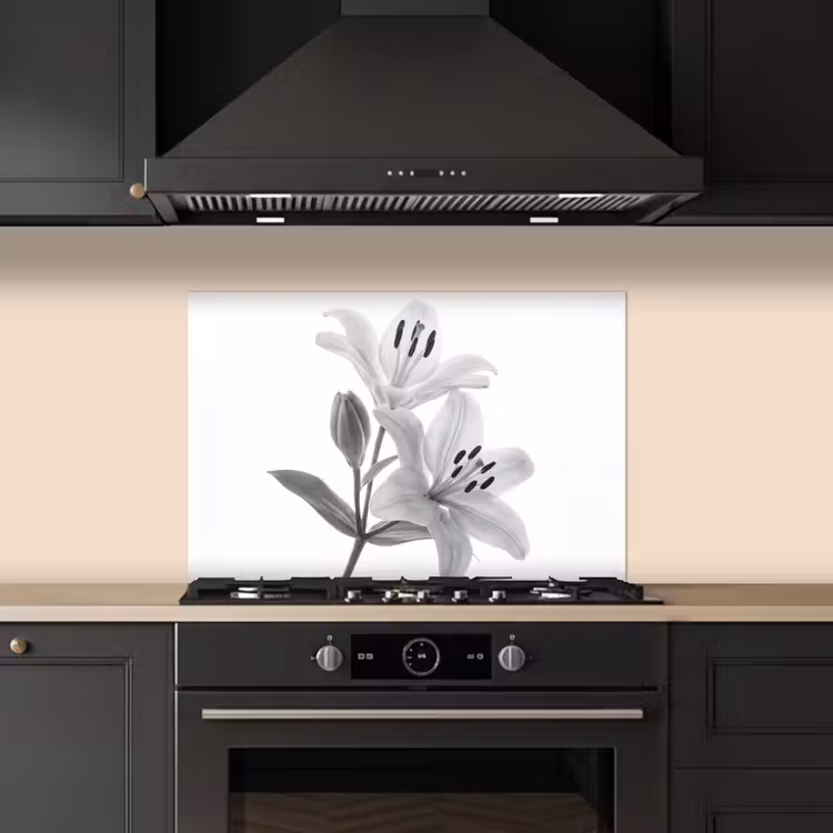 Spatscherm keuken - Lelies - Elegant - Zwart - Wit — 2