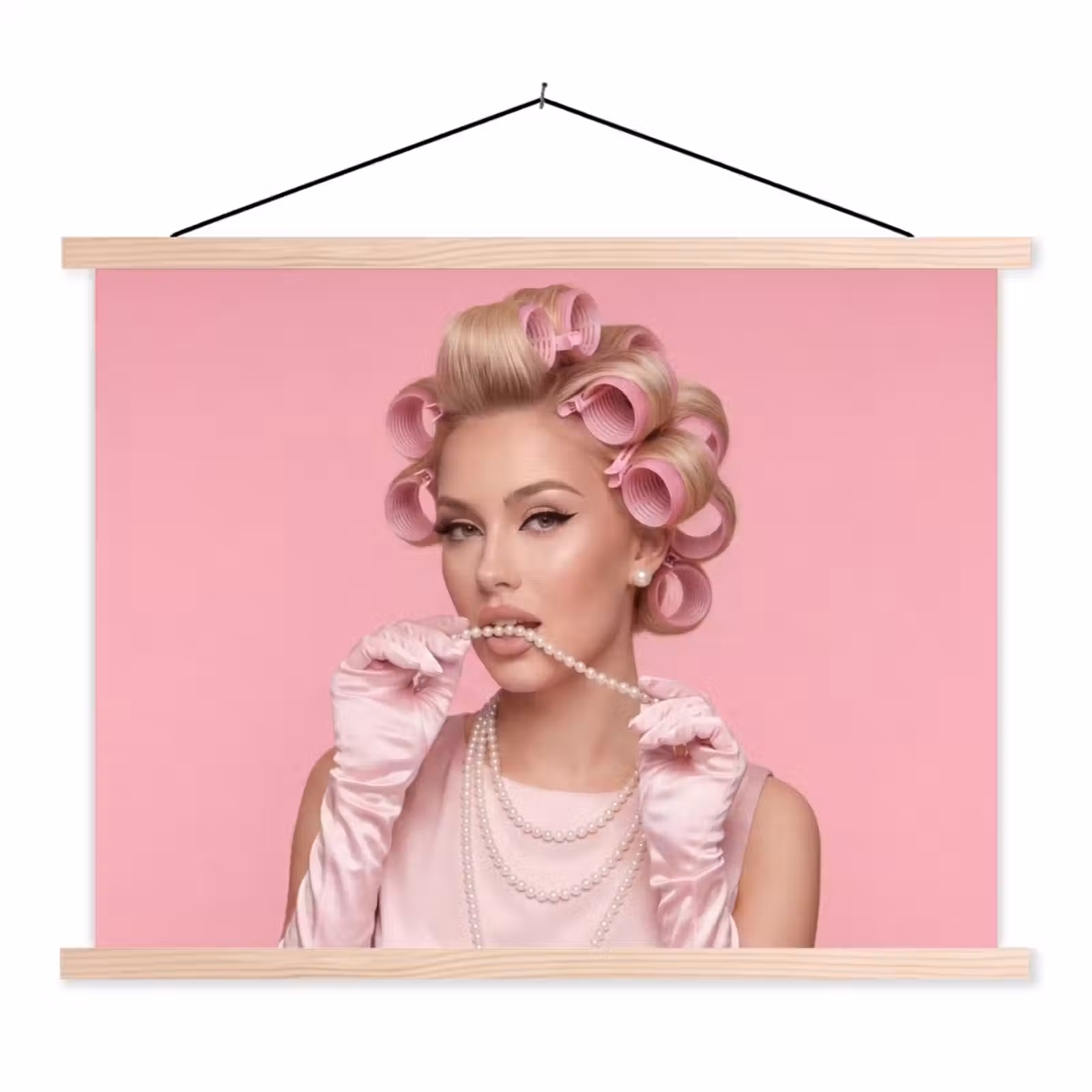 Schoolplaat - Vrouw - Roze - Parelketting - Krulspelden — 1