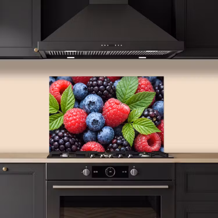 Spatscherm keuken - Bessen - Vers - Waterdruppels - Kleurrijk - Eten — 2