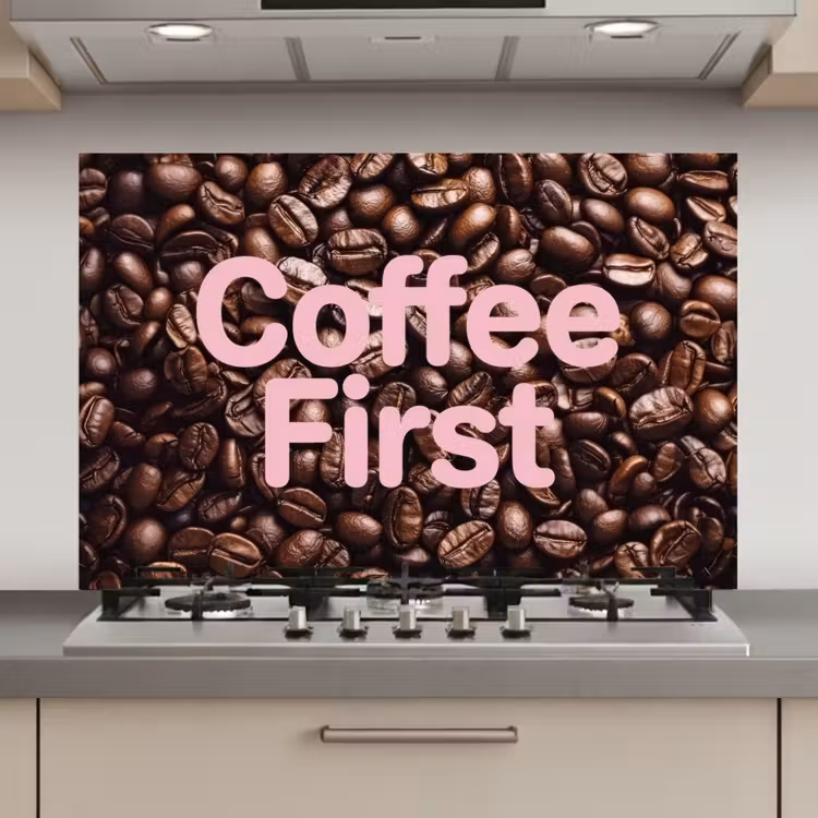 Spatscherm keuken - Coffee First - Koffiebonen - Roze — 1
