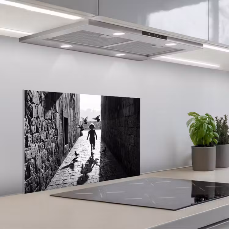 Spatscherm keuken - Kind - Vogel - Straat - Zwart-wit - Spelen — 5